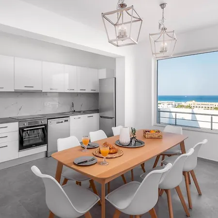 Hill & Sea View וילה