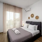 فيلة Hill & Sea View *