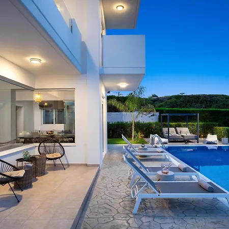 Hill & Sea View *